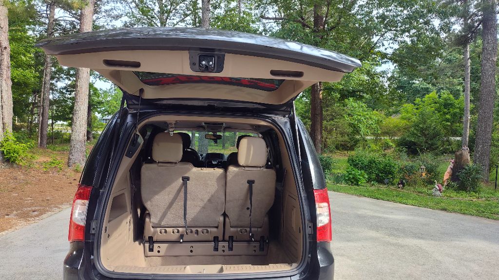 2013 Chrysler Town & Country Touring-L photo