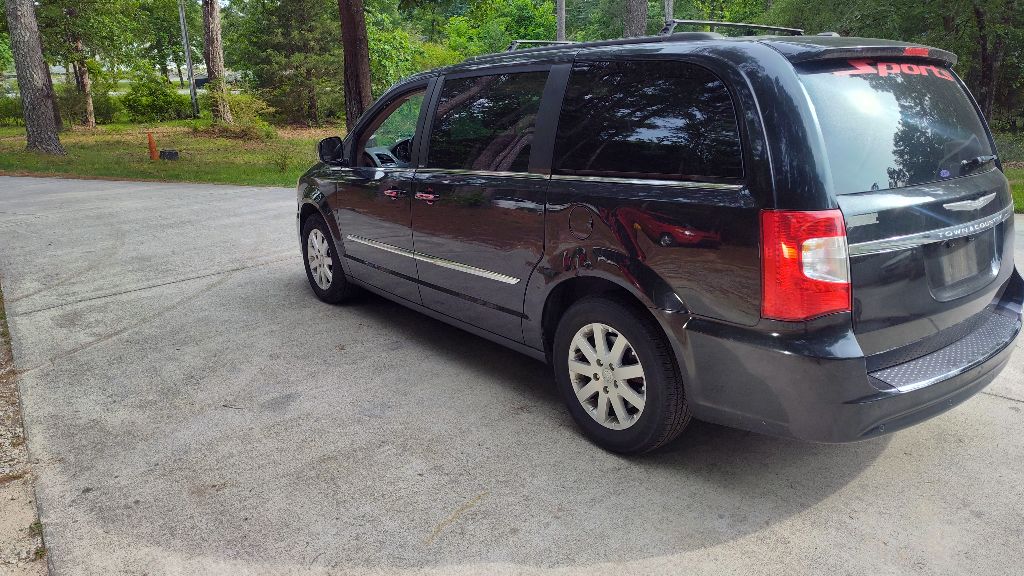 2013 Chrysler Town & Country Touring-L photo