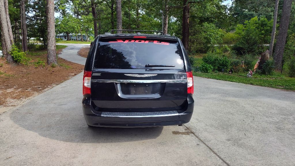 2013 Chrysler Town & Country Touring-L photo