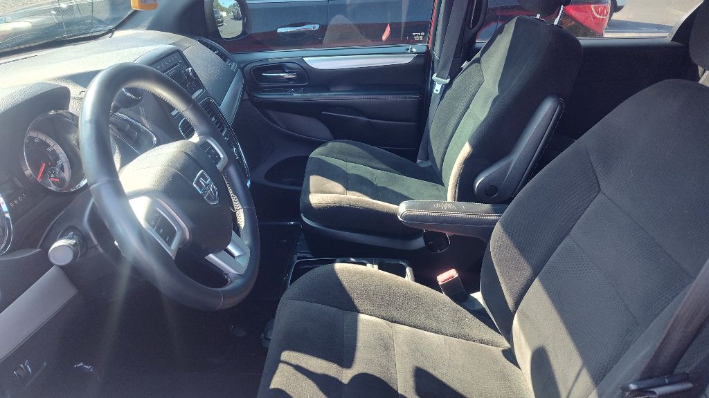 2015 Dodge Grand Caravan SE photo