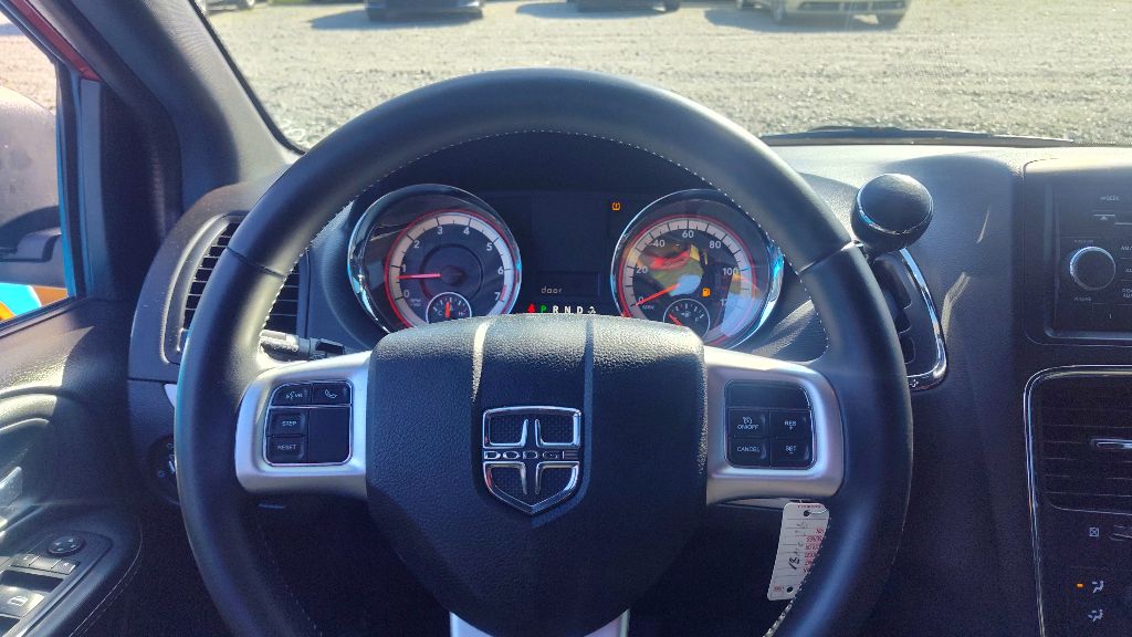 2015 Dodge Grand Caravan SE photo
