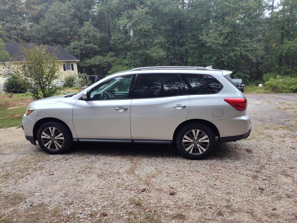 2020 Nissan Pathfinder - $6,400