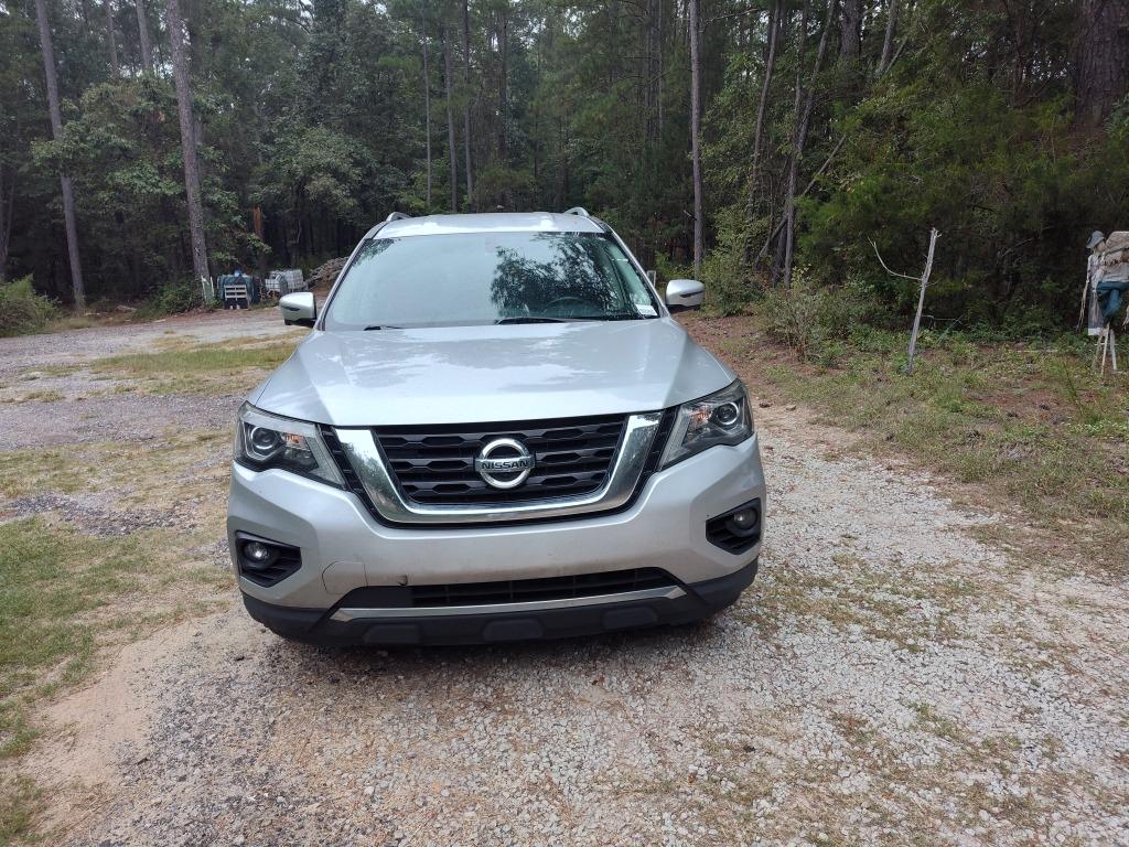 2020 Nissan Pathfinder - $6,400