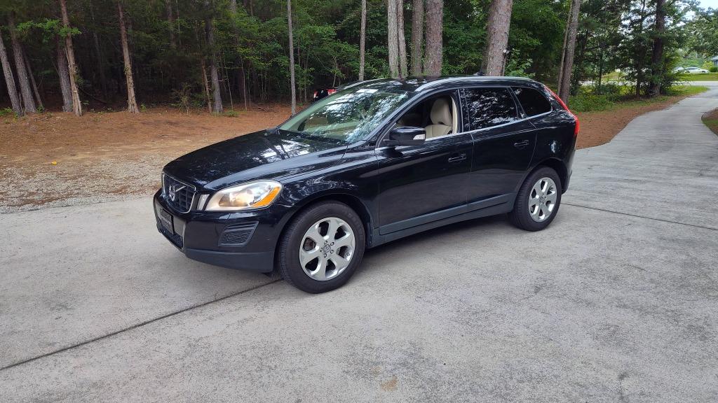 2013 Volvo XC60 - $3,999