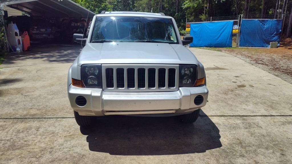 2006 Jeep Commander - $2,800
