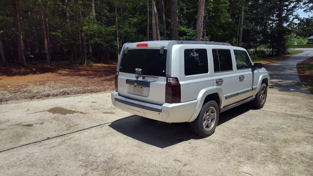 2006 Jeep Commander - $2,800
