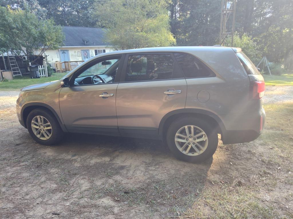 2015 Kia Sorento - $3,650