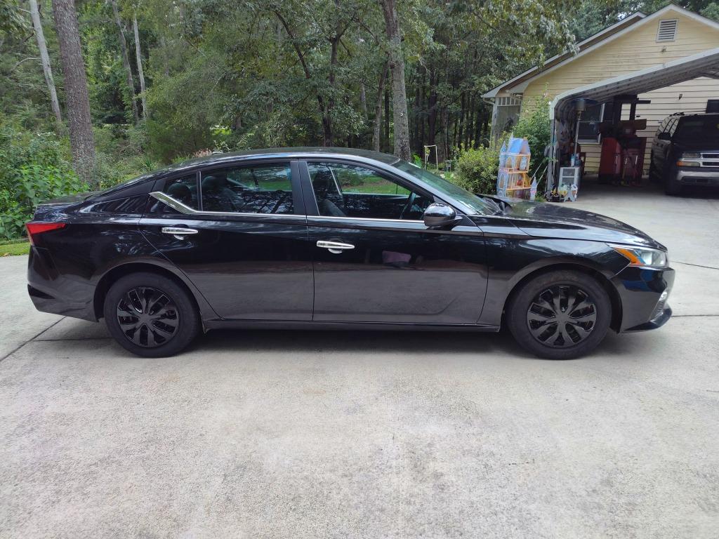 2020 Nissan Altima - $9,400