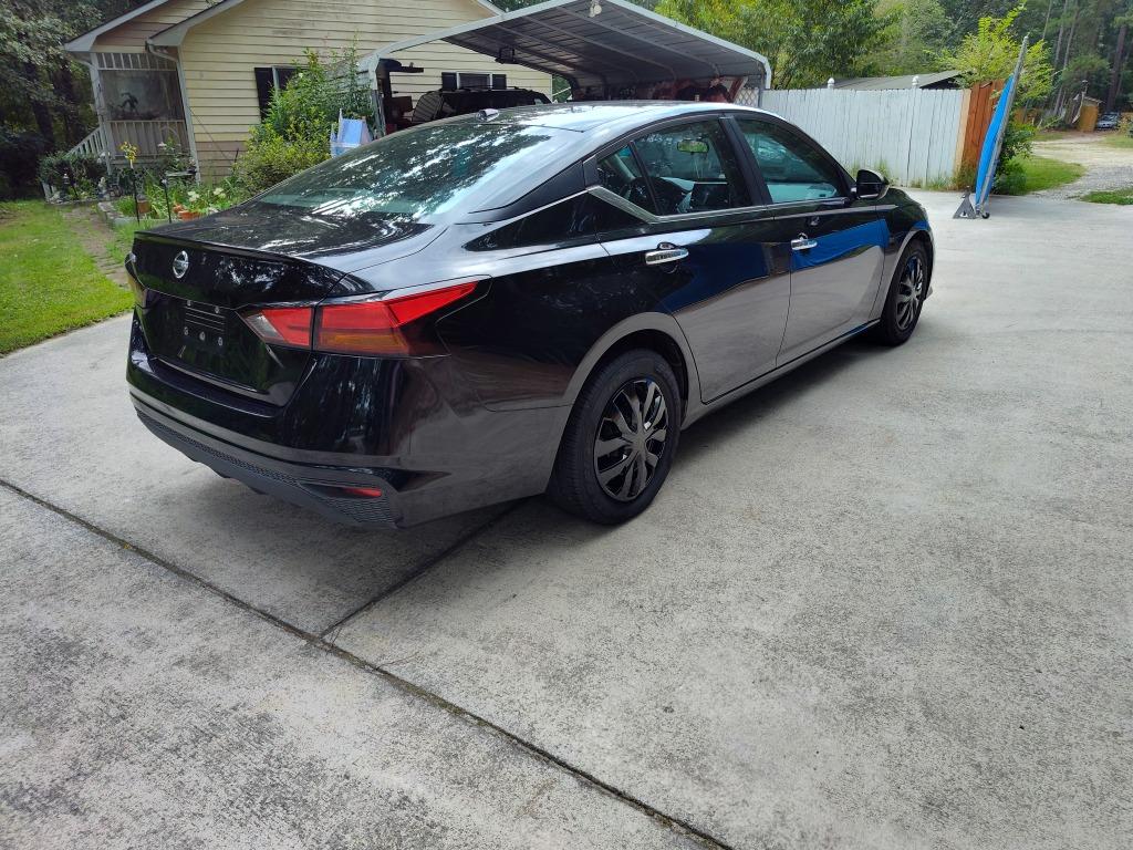 2020 Nissan Altima - $9,400