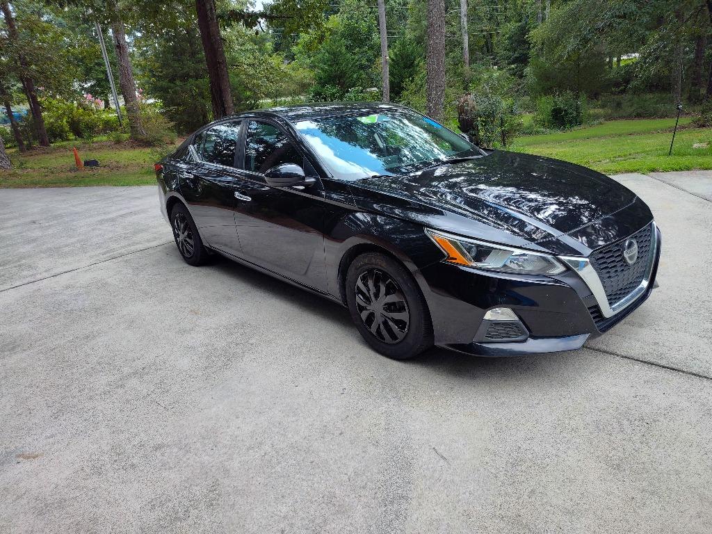 2020 Nissan Altima - $9,400