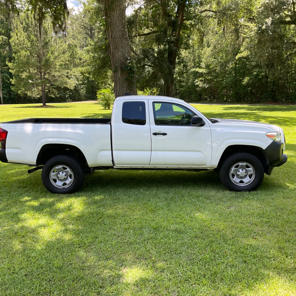 2020 Toyota Tacoma SR photo