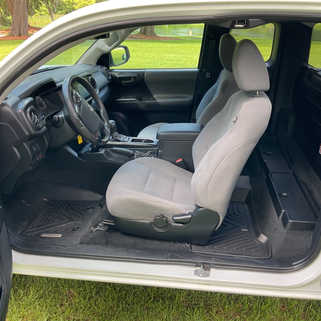 2020 Toyota Tacoma SR photo