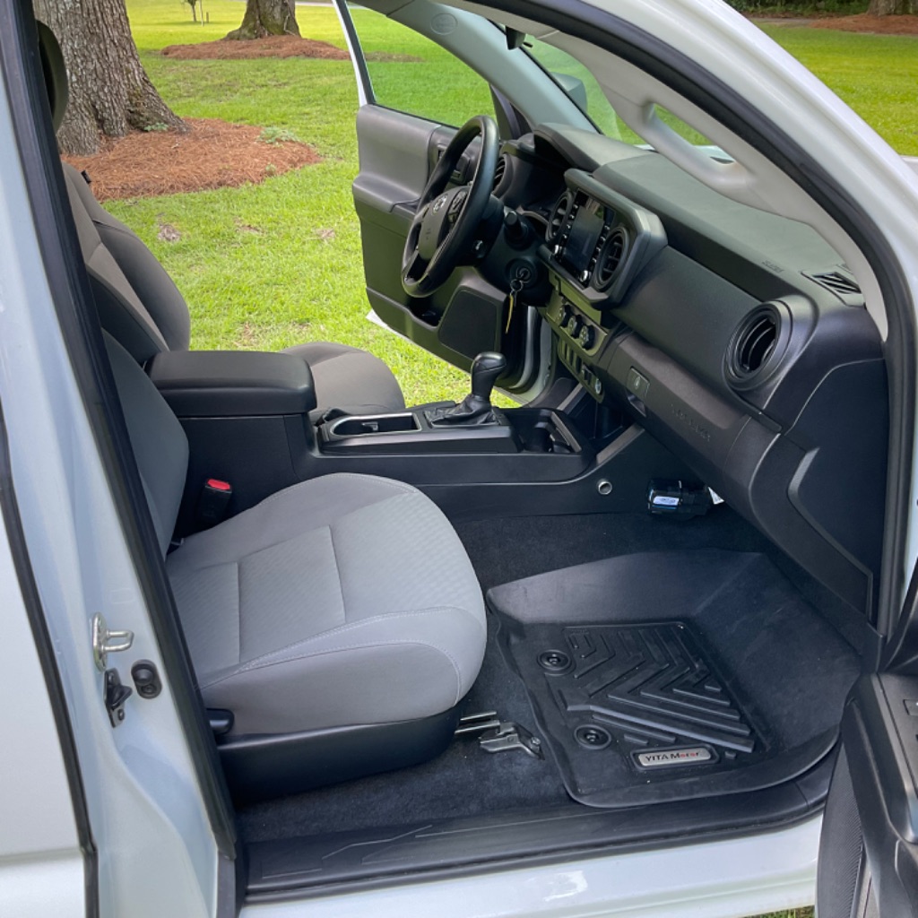2020 Toyota Tacoma SR photo