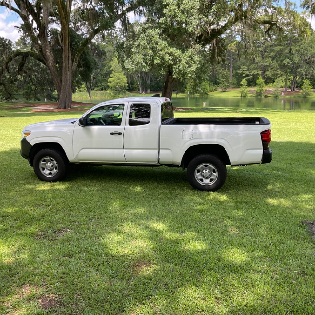 2020 Toyota Tacoma SR photo