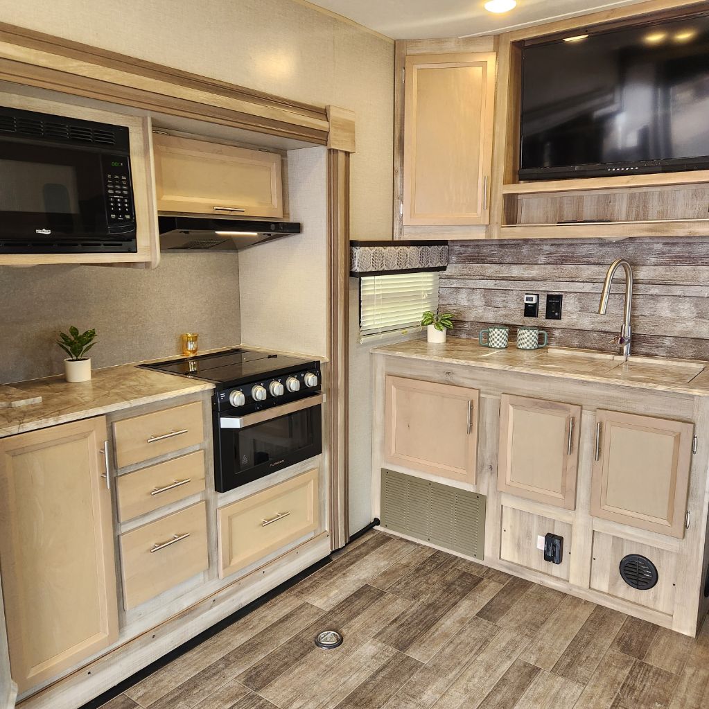 2021 Forest River Catalina - $19,500