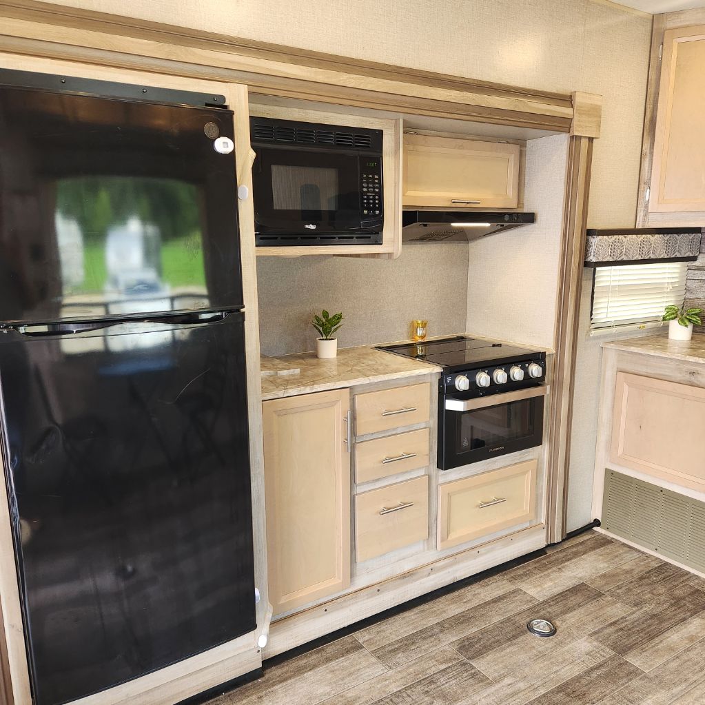 2021 Forest River Catalina - $19,500