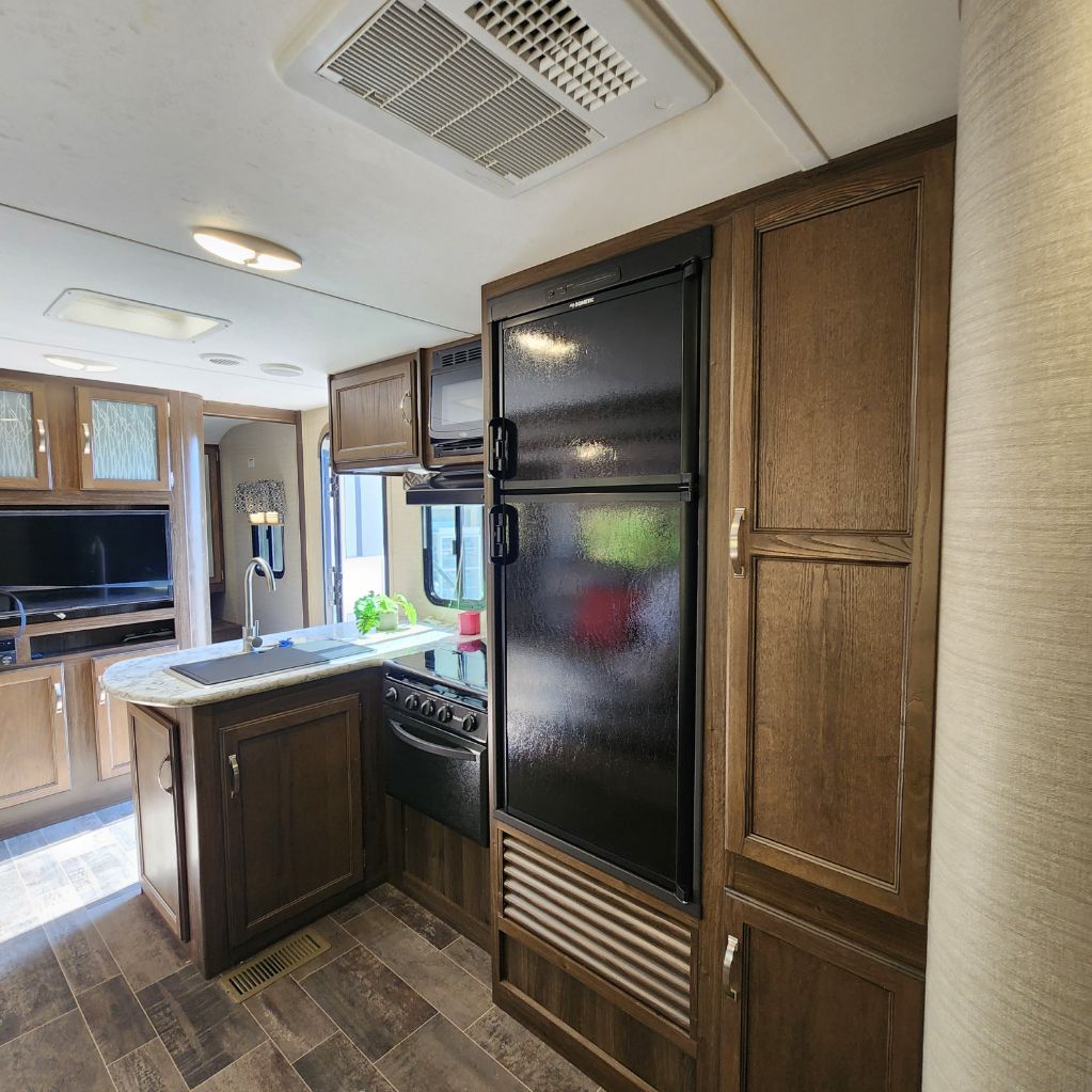 2018 Keystone Keystone - $16,900