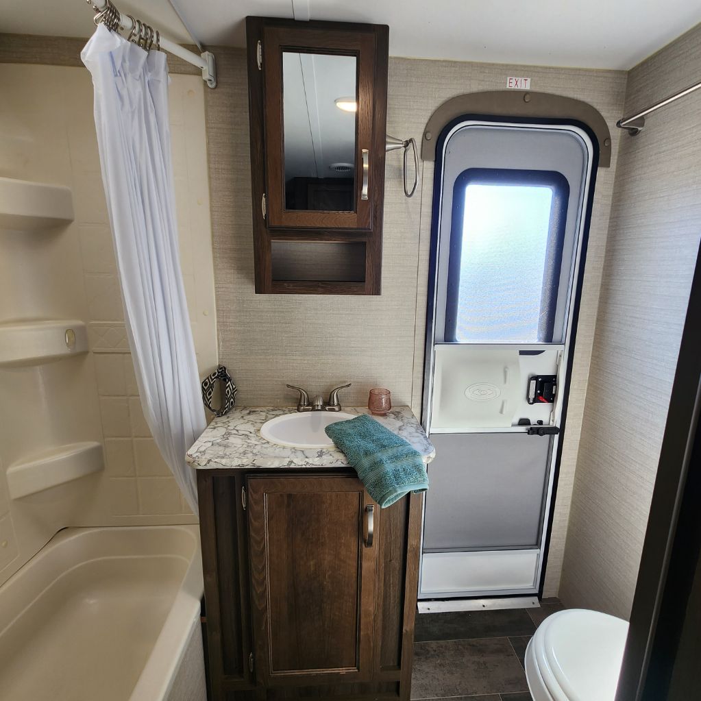 2018 Keystone Keystone - $16,900