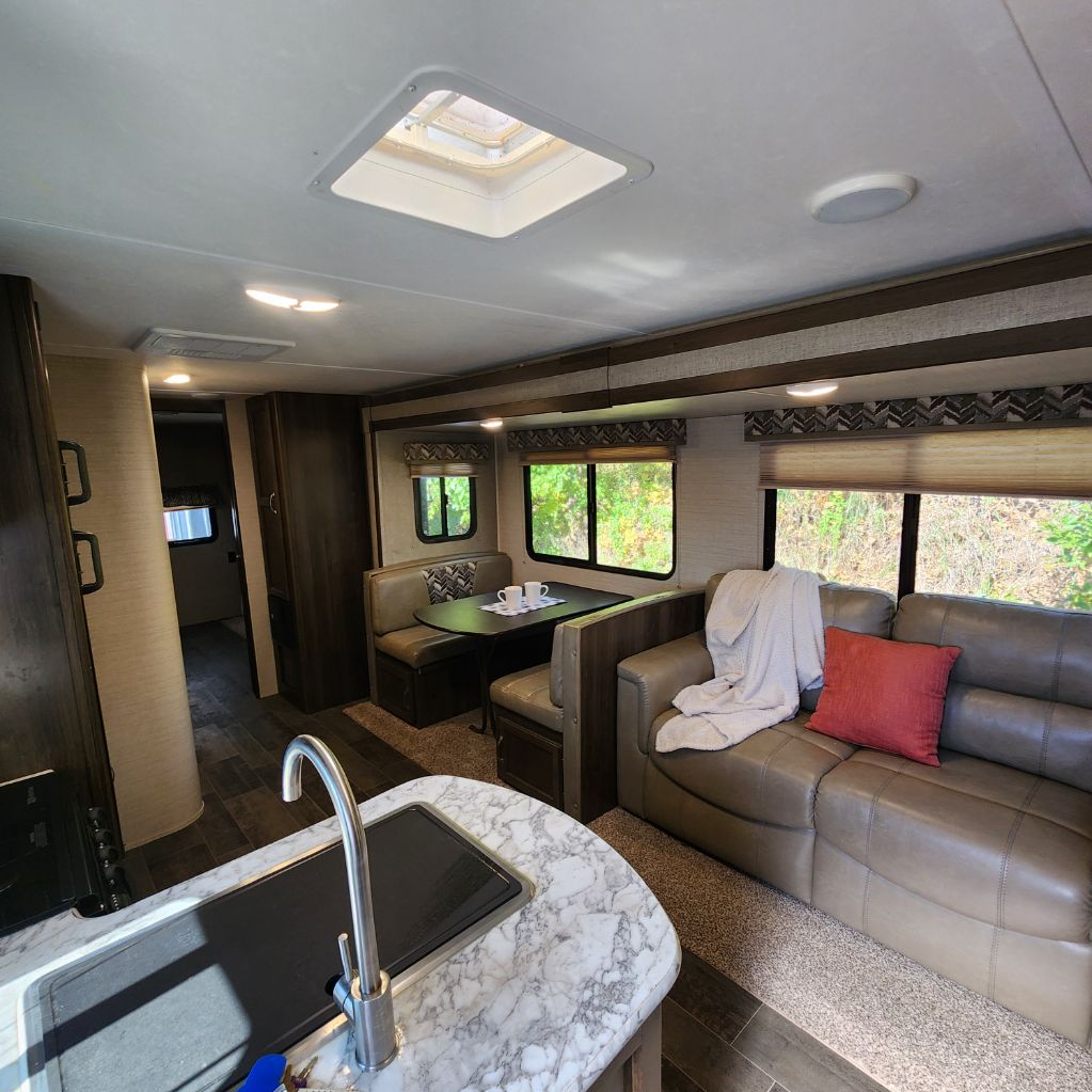 2018 Keystone Keystone - $16,900