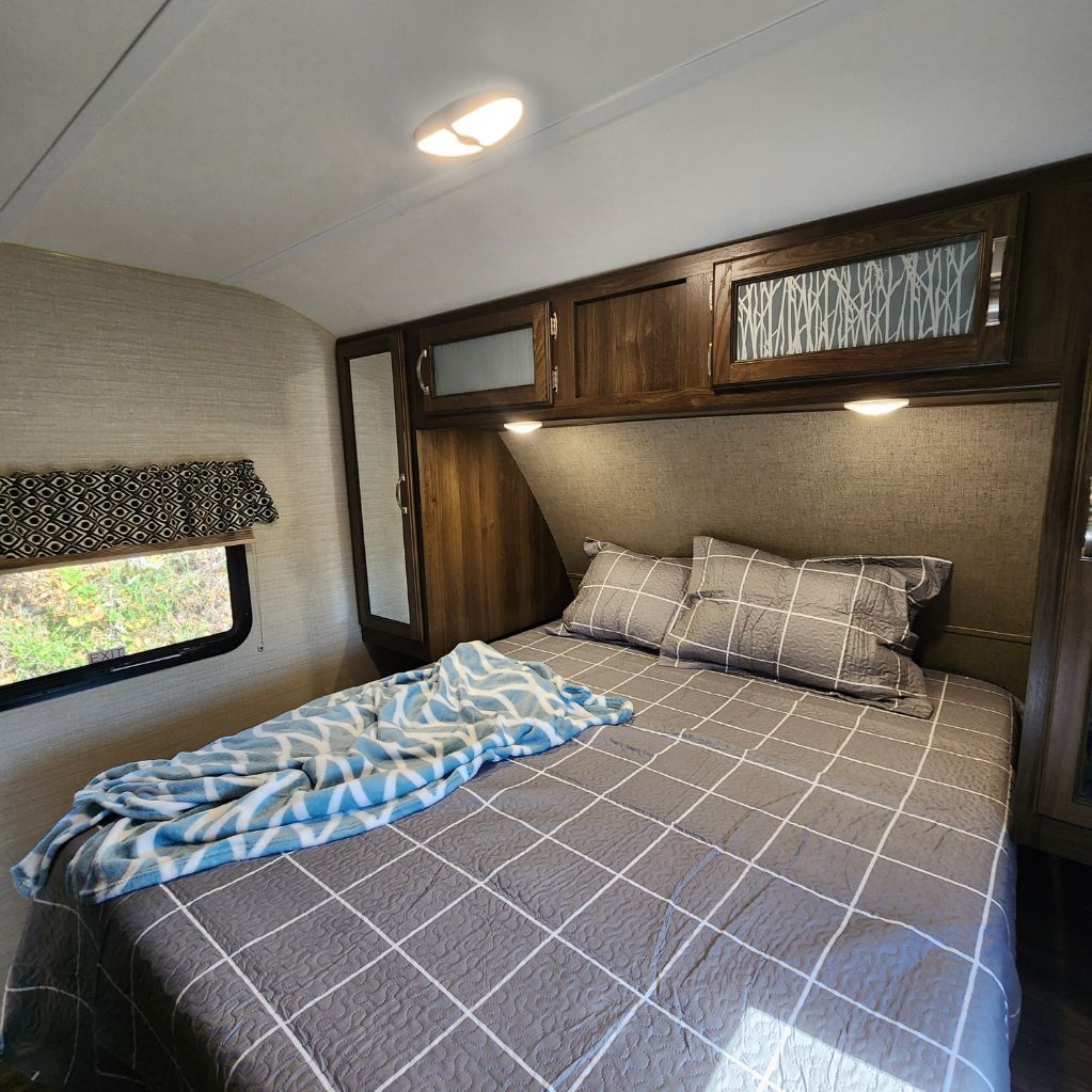 2018 Keystone Keystone - $16,900