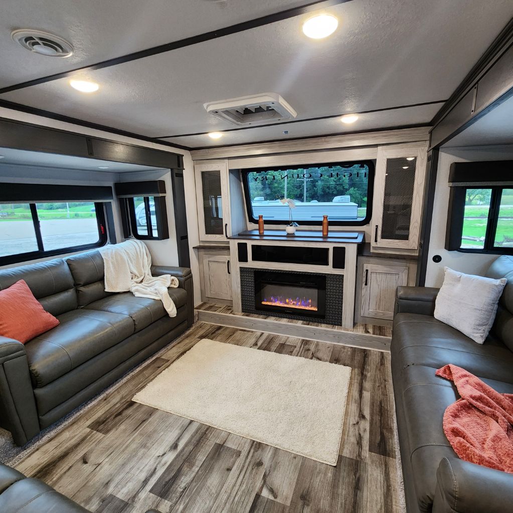 2022 Montana Montana - $29,500