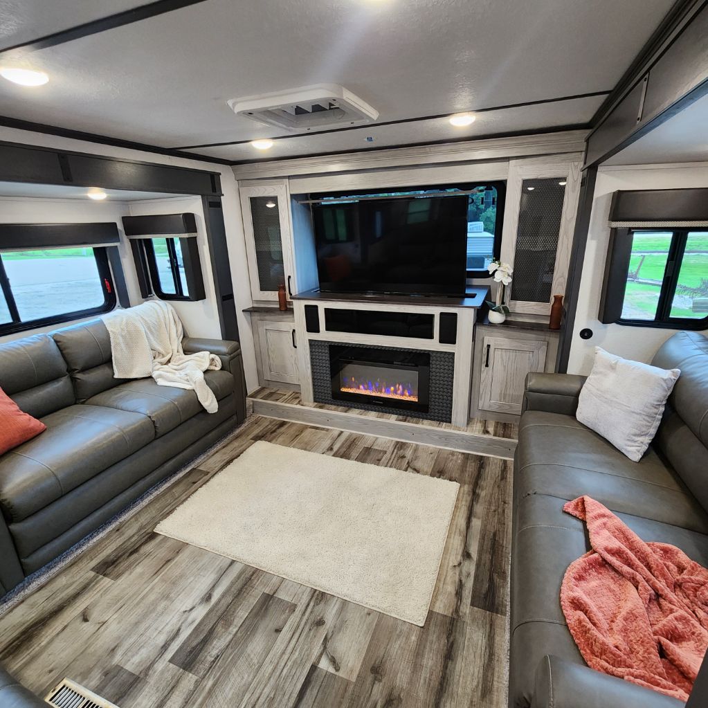 2022 Montana Montana - $29,500