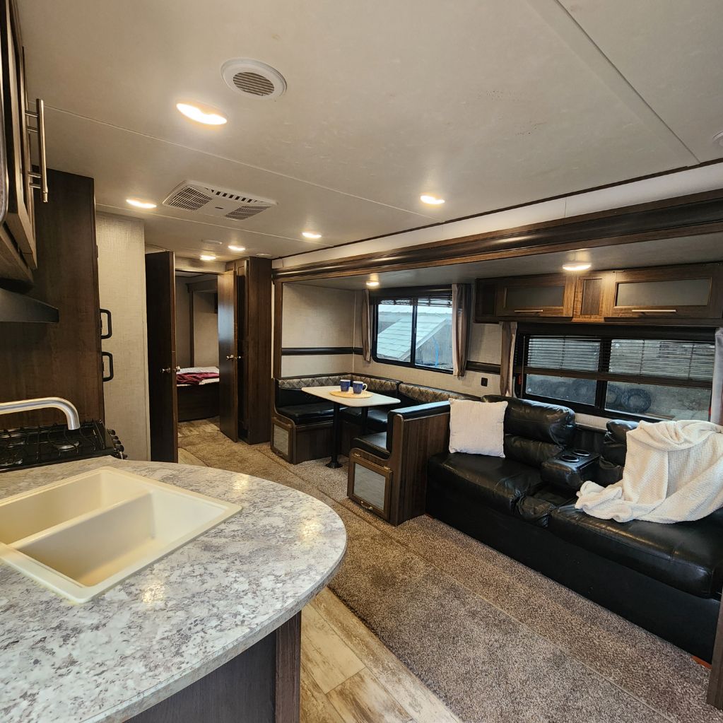 2018 Keystone Keystone - $8,900