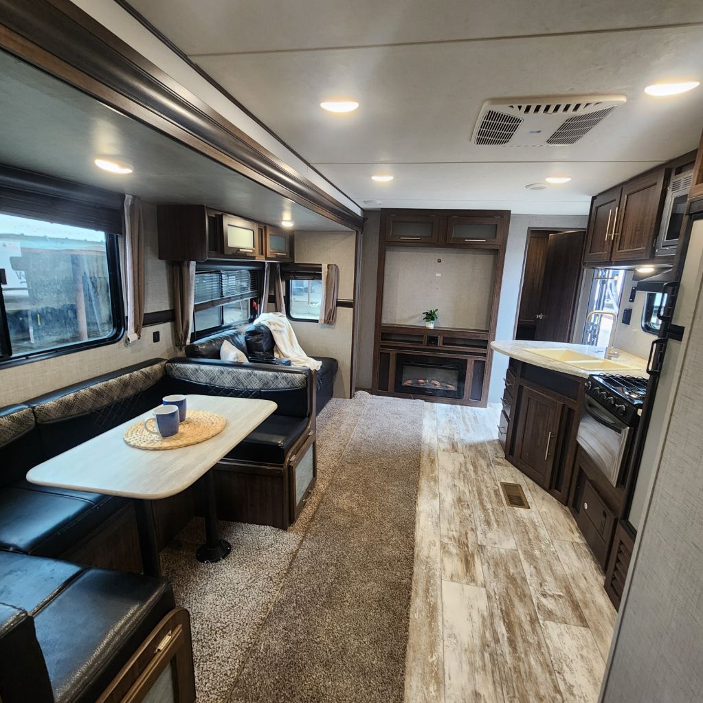 2018 Keystone Keystone - $8,900