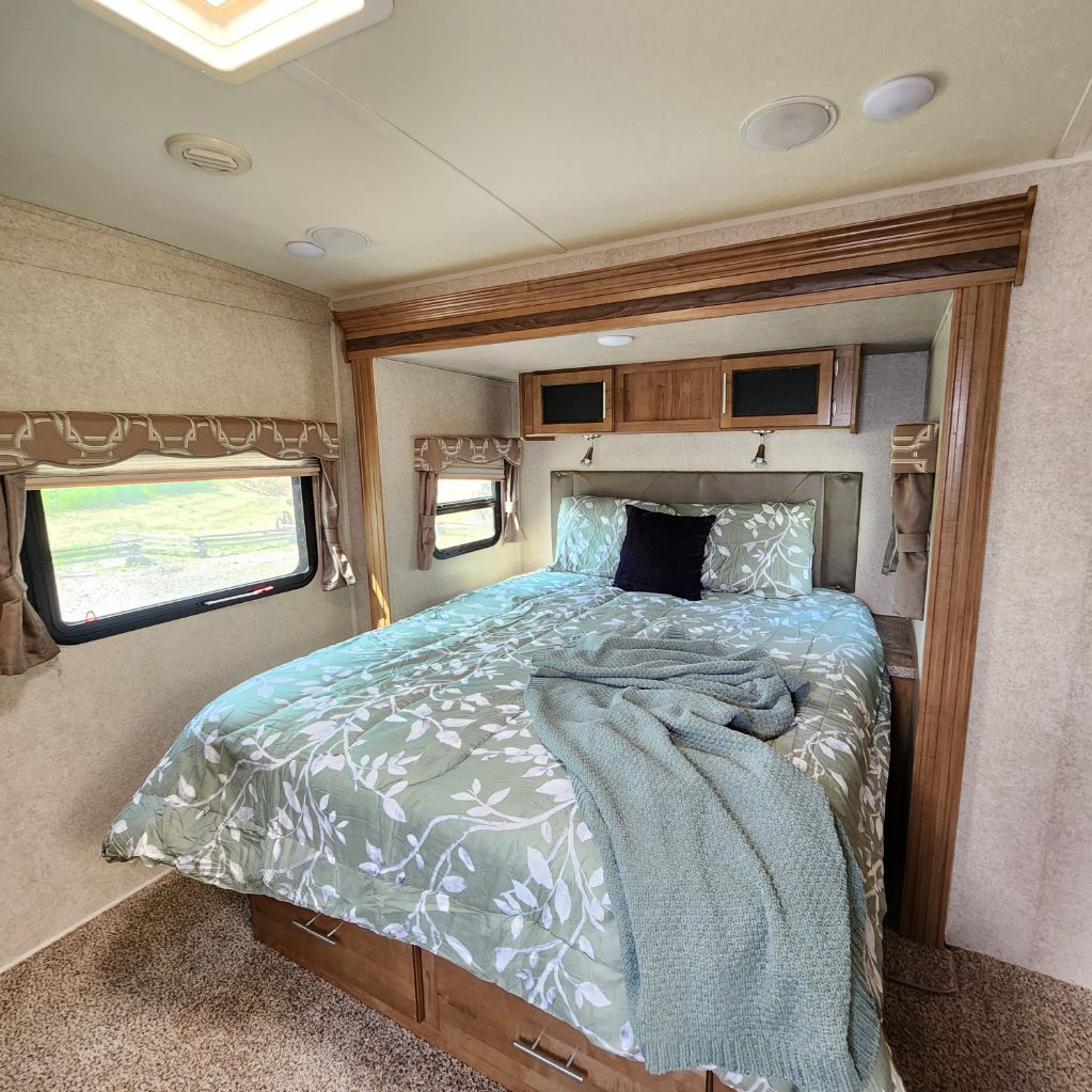 2017 Forest River Flagstaff Lite Weight Trailers - $11,500
