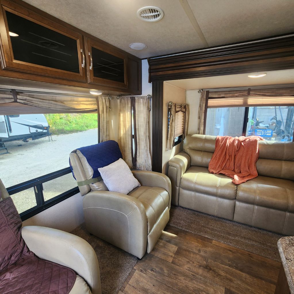 2018 Forest River Wildwood Laminated Towables - $10,700