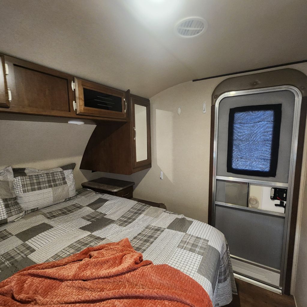 2018 Forest River Wildwood Laminated Towables - $10,700