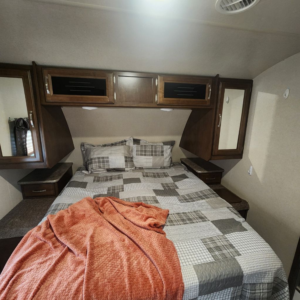 2018 Forest River Wildwood Laminated Towables - $10,700