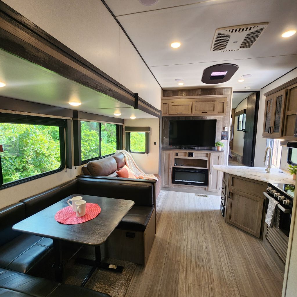 2021 Keystone Keystone - $13,600