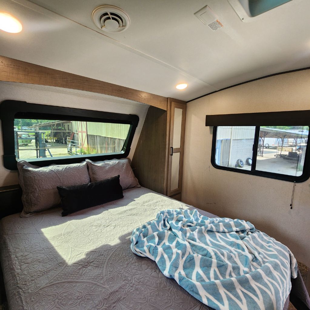 2021 Keystone Keystone - $13,600