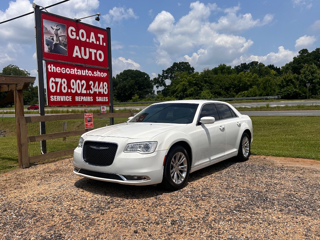 2018 Chrysler 300 - $10,995