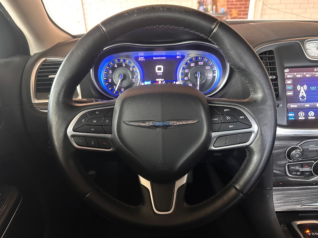 2018 Chrysler 300 - $10,995