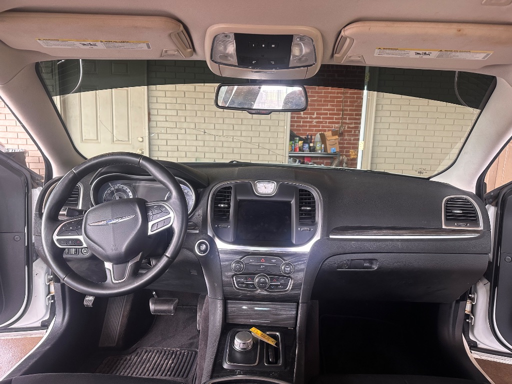 2018 Chrysler 300 - $10,995