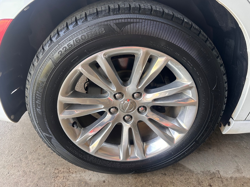 2018 Chrysler 300 - $10,995