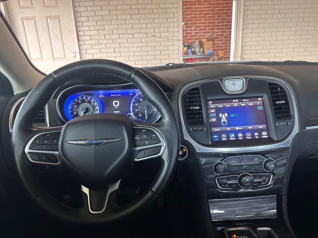 2018 Chrysler 300 - $10,995