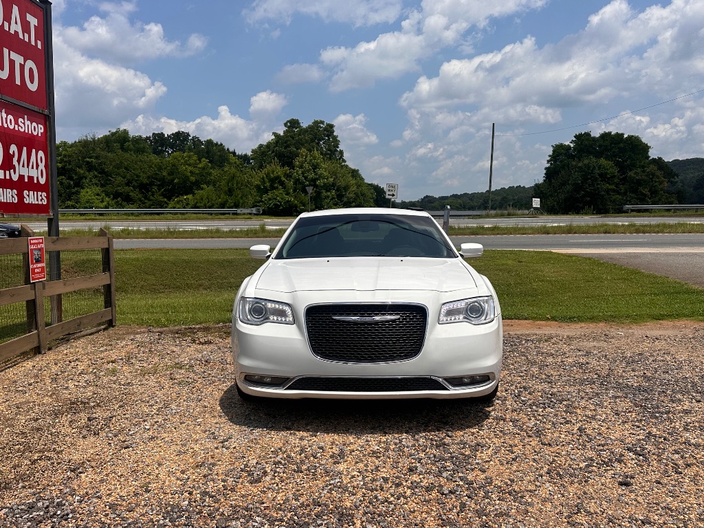 2018 Chrysler 300 - $10,995