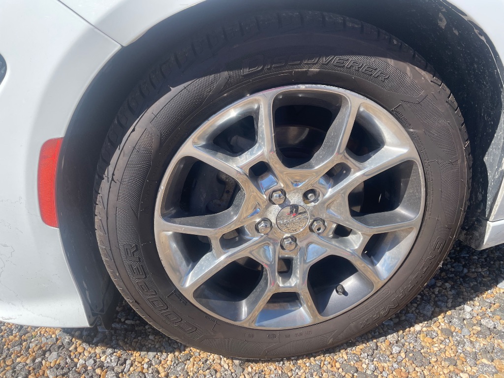 2016 Dodge Charger - $9,995
