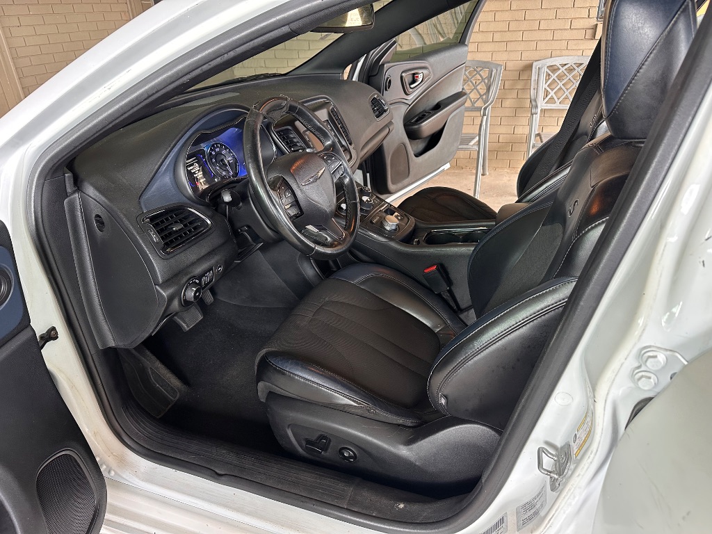 2016 Chrysler 200 - $7,995