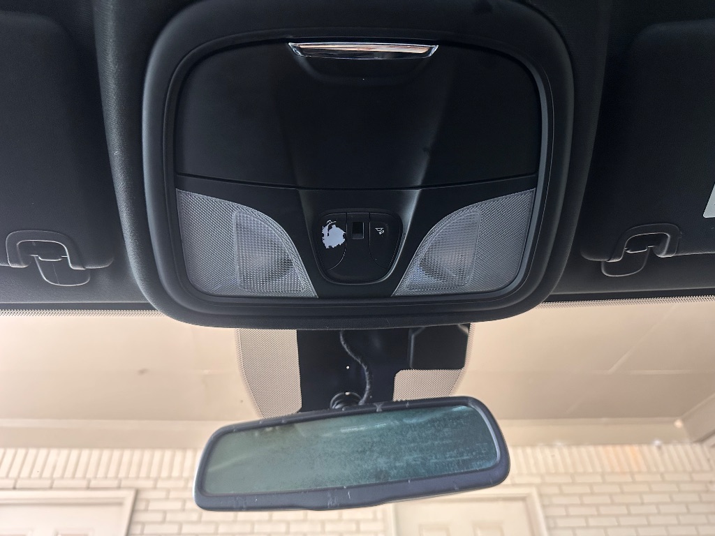 2016 Chrysler 200 - $7,995