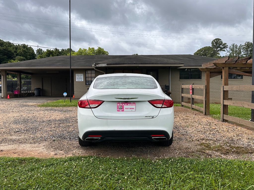 2016 Chrysler 200 - $7,995
