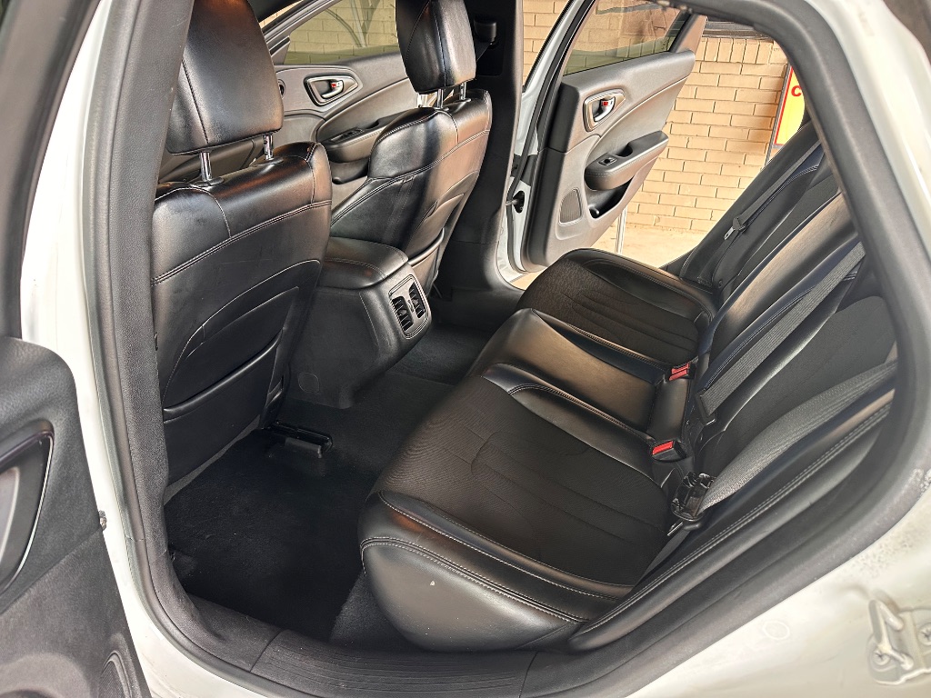 2016 Chrysler 200 - $7,995