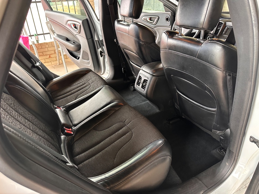 2016 Chrysler 200 - $7,995