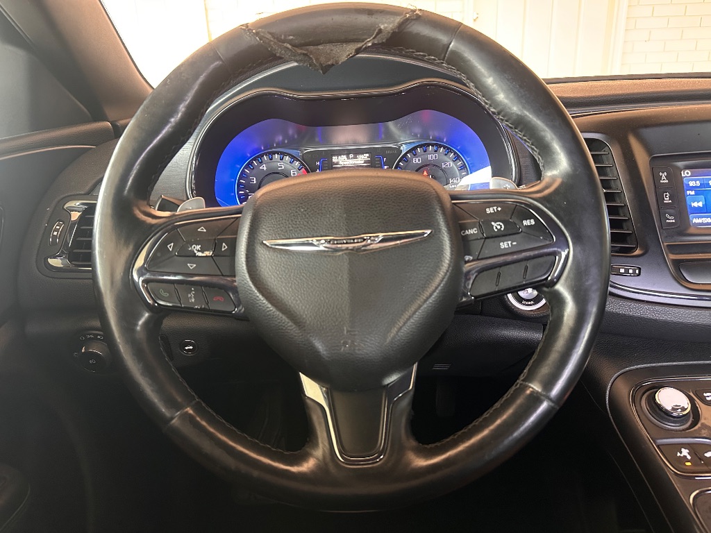 2016 Chrysler 200 - $7,995