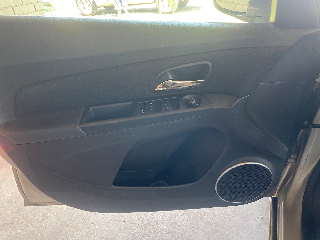 2011 Chevrolet Cruze - $6,995