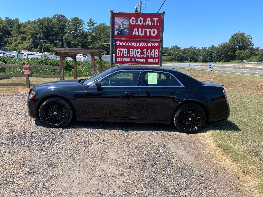 2012 Chrysler 300 - $11,995