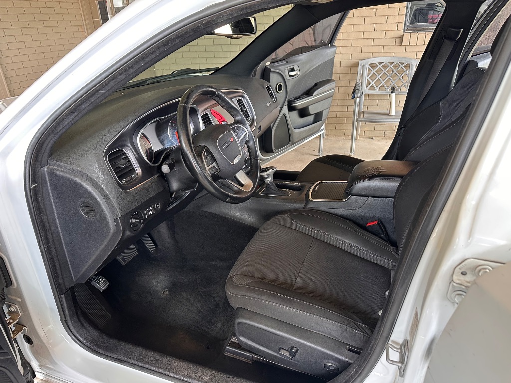 2016 Dodge Charger - $10,995